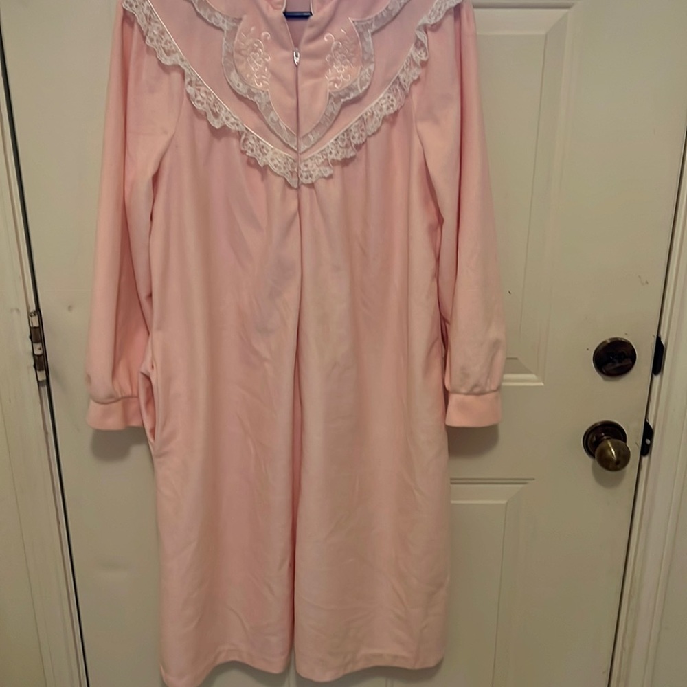Medium calve length robe